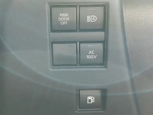 トヨタ アルファードハイブリット エグゼクティブ ラウンジ 埼玉県 2024(令6)年 1.8万km プラチナホワイトパールマイカ 純正ナビ（Bluetooth、CD、DVD、フルセグTV）/全方位カメラ/ETC2.0/サンルーフ/フリップダウン/電動リアゲート/前後ドラレコ/JBLサウンド/ワイヤレス充電/リラクゼーション機能/ワンオーナー/パーキングアシスト/4WD/100V充電/追従走行有クルコン/スペアキー/USB入力端子/オットマン/純正フロアマット/二列目までパワーシート・エアシート・シートヒーター/レザーシート/純正アルミ/LEDヘッド/クリアランスソナー/カーテンエアバッグ/オートマチックハイビーム