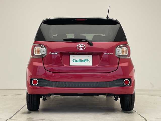トヨタ パッソ モーダ　S 愛知県 2016(平28)年 1.4万km マゼンタベリーマイカM 衝突軽減システム/純正ナビ/バックカメラ/フルセグ/CD DVD/Bluetooth/コーナーセンサー/LEDヘッドライト/ステアリングスイッチ/スマートキー/プッシュスタート