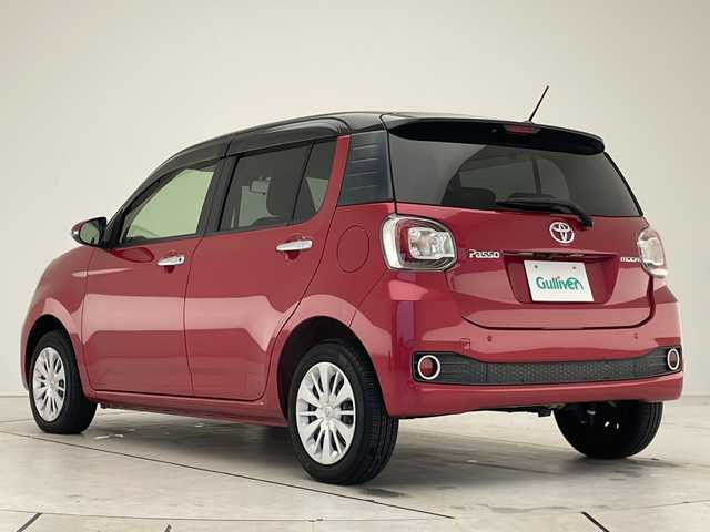 トヨタ パッソ モーダ　S 愛知県 2016(平28)年 1.4万km マゼンタベリーマイカM 衝突軽減システム/純正ナビ/バックカメラ/フルセグ/CD DVD/Bluetooth/コーナーセンサー/LEDヘッドライト/ステアリングスイッチ/スマートキー/プッシュスタート