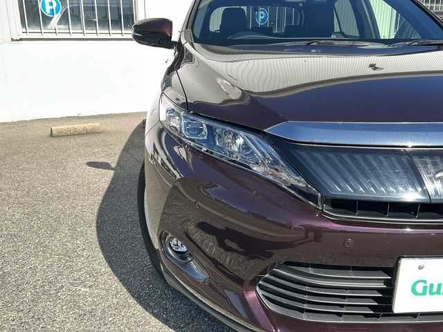 トヨタ ハリアー エレガンス 富山県 2017(平29)年 7万km ブラキッシュレッドマイカ ワンオーナー/スマートキー×２/ハーフレザーシート/ALPINE製9インチメモリーナビ(EX9V)/DVD/MSV/BT/フルセグTV/バックカメラ/9インチフリップダウンモニター(PXH9S-R)/ビルトインETC/ステアリングスイッチ/皮巻きステアリング/前後ドラレコ(ZDR-015)/パワーシート/クリアランスソナー/オートリトラミラー/レーダークルコン/純正17インチAW/横滑り防止装置/保証書・取説・ナビ取説