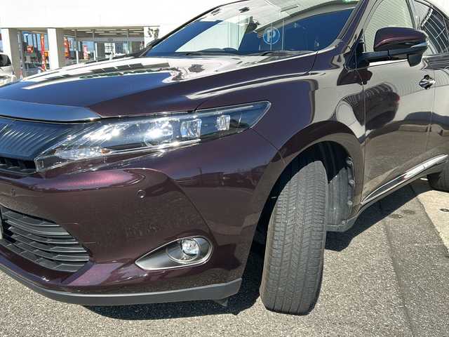 トヨタ ハリアー エレガンス 富山県 2017(平29)年 7万km ブラキッシュレッドマイカ ワンオーナー/スマートキー×２/ハーフレザーシート/ALPINE製9インチメモリーナビ(EX9V)/DVD/MSV/BT/フルセグTV/バックカメラ/9インチフリップダウンモニター(PXH9S-R)/ビルトインETC/ステアリングスイッチ/皮巻きステアリング/前後ドラレコ(ZDR-015)/パワーシート/クリアランスソナー/オートリトラミラー/レーダークルコン/純正17インチAW/横滑り防止装置/保証書・取説・ナビ取説