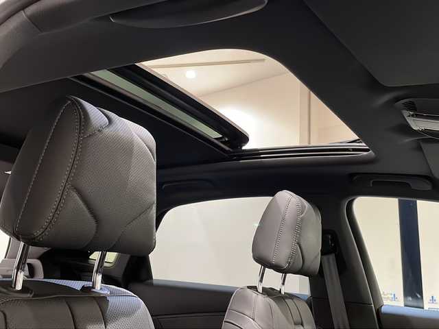 ＤＳオートモビル ＤＳ７ クロスバック グランシック ピュアテック 新潟県 2020(令2)年 1.1万km ゴールド パッケージオプション装備１/・フロントカメラ/・DS ナイトビジョン/・パノラミックサンルーフ（電動メッシュサンシェード付）/・パッケージオプション装備2/・OPERA エンブレム（ダッシュボード）/・OPERAインテリア（ウォッチストラップデザイン/・ナッパレザーシート/ アートフィニッシュ/・パールトップステッチ ナッパレザーダッシュボード/・ドアトリム：バ サルトブラック/・クリスタル入りオーディオダイヤル/・フロントシートベンチレーション/標準装備/・DS ドライバーアテンションモニタリング/・DS パークパイロット/・DS アクティブLEDビジョン/・インテリジェントハイビーム/・フロントガラスヒーター/・ハンズフリー電動テールゲート/・後席用エアコンコントロールパネル/・B.R.Mアナログ時計/・パワーシート/・フロントシートヒーター/・フロントマルチポイントランバーサポート/・アンビエンスライト/・スマートフォンワイヤレスチャージャー/・20インチアロイホイール