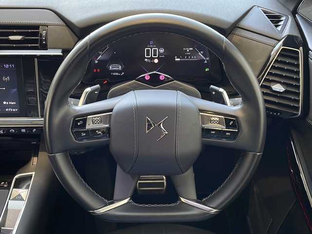 ＤＳオートモビル ＤＳ７ クロスバック グランシック ピュアテック 新潟県 2020(令2)年 1.1万km ゴールド パッケージオプション装備１/・フロントカメラ/・DS ナイトビジョン/・パノラミックサンルーフ（電動メッシュサンシェード付）/・パッケージオプション装備2/・OPERA エンブレム（ダッシュボード）/・OPERAインテリア（ウォッチストラップデザイン/・ナッパレザーシート/ アートフィニッシュ/・パールトップステッチ ナッパレザーダッシュボード/・ドアトリム：バ サルトブラック/・クリスタル入りオーディオダイヤル/・フロントシートベンチレーション/標準装備/・DS ドライバーアテンションモニタリング/・DS パークパイロット/・DS アクティブLEDビジョン/・インテリジェントハイビーム/・フロントガラスヒーター/・ハンズフリー電動テールゲート/・後席用エアコンコントロールパネル/・B.R.Mアナログ時計/・パワーシート/・フロントシートヒーター/・フロントマルチポイントランバーサポート/・アンビエンスライト/・スマートフォンワイヤレスチャージャー/・20インチアロイホイール