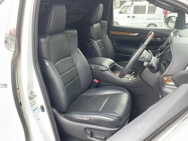 トヨタ アルファードハイブリット エグゼクティブ ラウンジ 山形県 2016(平28)年 6.4万km ラグジュアリーホワイトパールクリスタルシャインガラスフレーク 禁煙車/Toyota Safety Sense /・プリクラッシュセーフティ/・レーンディパーチャーアラート/・オートマチックハイビーム/・レーダークルーズコントロール/レザーシート/サンルーフ/JBLプレミアムサウンド/純正ナビ(CD.DVD.BT.USB.AUX)/パノラミックビューモニター/フルセグ/両側パワースライドドア/パワーバックドア/クリアランスソナー/シートヒーター/ステアリングヒーター/パワーシート/ETC/電動パーキングブレーキ/オートホールド/LEDヘッドライト/プッシュスタート/スマートキー