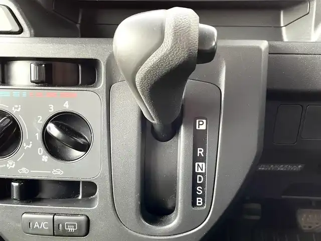 ダイハツ ウェイク D SA 三重県 2014(平26)年 6万km プラムブラウンクリスタルマイカ (株)IDOMが運営する【じしゃロン四日市店】の自社ローン対象車両になります。こちらは現金ご利用時の価格です。自社ローンご希望の方は別途その旨お申付け下さい。/純正メモリナビ（CD/AM/FM）/ワンセグTV/バックカメラ/衝突軽減システム/ETC/LEDヘッドライト/社外14インチAW/純正フロアマット