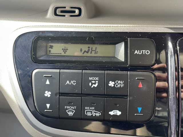 ホンダ Ｎ ＢＯＸ G Lパッケージ 岩手県 2014(平26)年 5.8万km ヒダマリアイボリーパール 4WD/純正ナビ(VXM-142VFi)/*CD/DVD/ラジオ/SD/Bluetooth/フルセグテレビ/バックカメラ/両側パワースライドドア/横滑り防止機能/スマートキー/プッシュスタート/ステアリングスイッチ/純正14inアルミホイール/純正フロアマット/電動格納ミラー/ウィンカーミラー/ドアバイザー