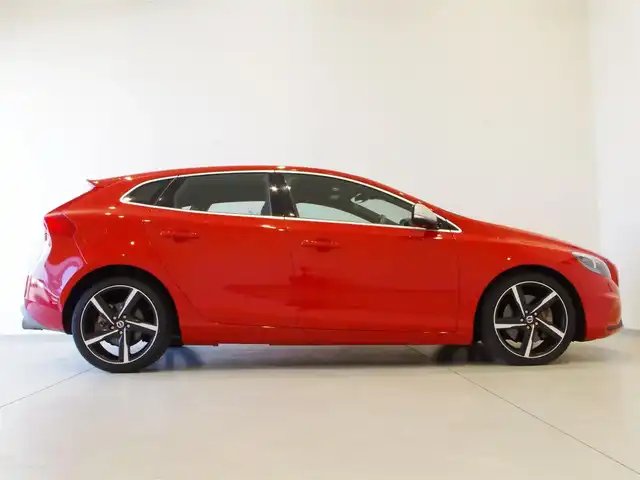 ボルボ,Ｖ４０,T5 Rデザイン,2014年式（平成26年式）,パッションレッド 