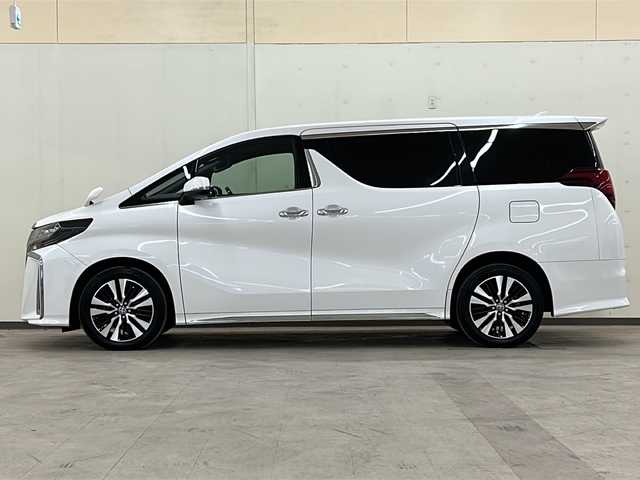 トヨタ アルファード S タイプゴールド 道央・札幌 2021(令3)年 3.6万km ホワイトパールクリスタルシャイン /４ＷＤ　//純正９型メモリナビ（フルセグTV、BT、CD、DVD、USB、FM、AM）　//純正フリップダウンモニター　//DVD再生機能あり//Bluetooth接続//デジタルインナーミラー　//両側パワースライドドア//三眼ＬＥＤオートヘッドライト//フォグランプ//レーダークルーズコントロール//Bカメラ　　//Fドライブレコーダー　//2列目オットマン//ハーフレザー//ビルトインＥＴＣ２．０　//レーンキープアシスト//オートホールド//横滑り防止装置//アイドリングストップ//電動格納ウィンカーミラー　//スマートキー×２//コーナーセンサー//衝突被害軽減システム//MTモード付きAT//純正アルミホイール//純正フロアマット//ダブル＆サイドエアバッグ//エンジンスタートボタン//純正LEDライト