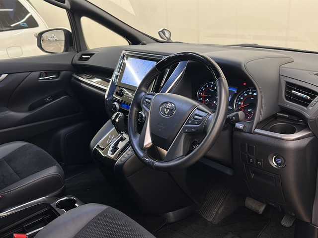 トヨタ アルファード S タイプゴールド 道央・札幌 2021(令3)年 3.6万km ホワイトパールクリスタルシャイン /４ＷＤ　//純正９型メモリナビ（フルセグTV、BT、CD、DVD、USB、FM、AM）　//純正フリップダウンモニター　//DVD再生機能あり//Bluetooth接続//デジタルインナーミラー　//両側パワースライドドア//三眼ＬＥＤオートヘッドライト//フォグランプ//レーダークルーズコントロール//Bカメラ　　//Fドライブレコーダー　//2列目オットマン//ハーフレザー//ビルトインＥＴＣ２．０　//レーンキープアシスト//オートホールド//横滑り防止装置//アイドリングストップ//電動格納ウィンカーミラー　//スマートキー×２//コーナーセンサー//衝突被害軽減システム//MTモード付きAT//純正アルミホイール//純正フロアマット//ダブル＆サイドエアバッグ//エンジンスタートボタン//純正LEDライト