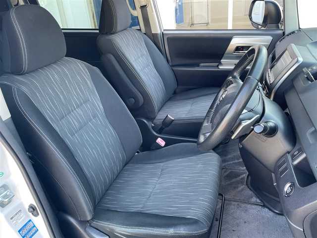 トヨタ ヴォクシー ZS 煌Ⅱ 佐賀県 2012(平24)年 10.4万km ホワイトパールクリスタルシャイン (株)IDOMが運営する【じしゃロン川越店】の自社ローン専用車両になります。こちらは現金またはオートローンご利用時の価格です。自社ローンご希望の方は別途その旨お申付け下さい/アルパインＨＤＤナビ/（AM/FM/CD/DVD)/バックカメラ　/両側パワースライドア　/ＥＴＣ　/フルセグＴＶ　/パドルシフト　/純正フロアマット　/ウインカミラー　/ドアバイザー　/ＨＩＤヘッドライト　/オートライト　/プッシュスタート