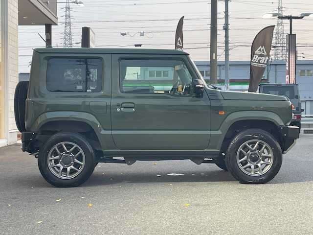 スズキ ジムニー XC 愛知県 2021(令3)年 0.8万km ジャングルグリーン ダムドlittleDグリル/ダムドlittleDフロントバンパー/ダムドlittleDリアバンパー/衝突軽減ブレーキ/クルーズコントロール/社外ナビ・フルセグTV/純正16インチアルミホイール/バックカメラ/シートヒーター/プッシュスタート/スマートキー