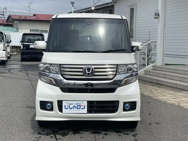 ホンダ Ｎ ＢＯＸ G ターボ SSパッケージ 秋田県 2014(平26)年 6.4万km プレミアムホワイトパール (株)IDOMが運営する【じしゃロン 秋田店】の自社ローン専用車両になります。こちらは現金またはオートローンご利用時の価格です。自社ローンご希望の方は別途その旨お申付け下さい/メモリナビ/フルセグテレビ/バックカメラ/ウィンカーミラー/プッシュスタート/両側パワースライドドア