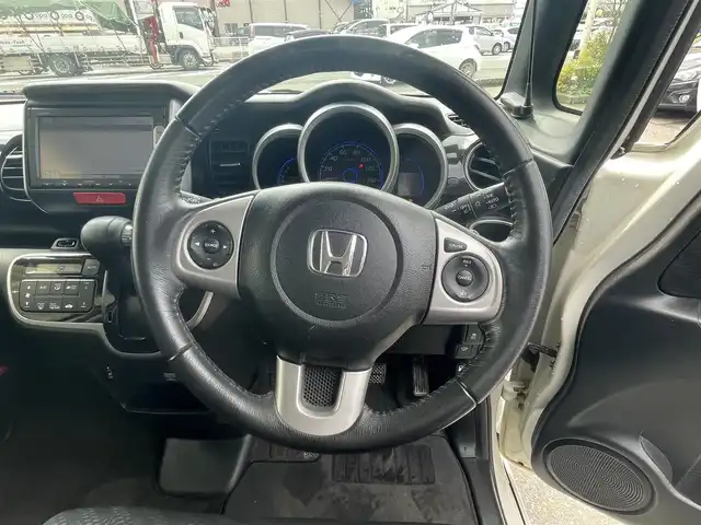 ホンダ Ｎ ＢＯＸ G ターボ SSパッケージ 秋田県 2014(平26)年 6.4万km プレミアムホワイトパール (株)IDOMが運営する【じしゃロン 秋田店】の自社ローン専用車両になります。こちらは現金またはオートローンご利用時の価格です。自社ローンご希望の方は別途その旨お申付け下さい/メモリナビ/フルセグテレビ/バックカメラ/ウィンカーミラー/プッシュスタート/両側パワースライドドア