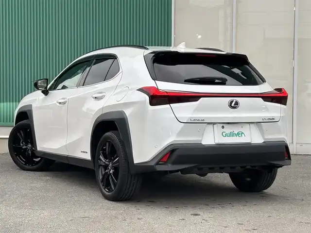 レクサス ＵＸ 250h アーバンエレガンス 福岡県 2021(令3)年 3.8万km ソニッククォーツ レクサスセーフティシステム/ドラレコ/バッグカメラ/全方位カメラ/BSM/レーンキープアシスト/コーナーセンサー/ナビ（BT、フルセグ、FM、AM）/CDチェンジャー/純正フロアマット/純正アルミホイール/オートライト/LED/クルコン/オートエアコン/パワーウィンドウ/ルーフレール/電動リアゲート/パワーシート/EVモード/スポーツモード/横滑り防止/盗難防止/エアバック