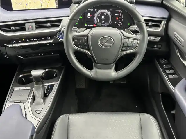 レクサス ＵＸ 250h アーバンエレガンス 福岡県 2021(令3)年 3.8万km ソニッククォーツ レクサスセーフティシステム/ドラレコ/バッグカメラ/全方位カメラ/BSM/レーンキープアシスト/コーナーセンサー/ナビ（BT、フルセグ、FM、AM）/CDチェンジャー/純正フロアマット/純正アルミホイール/オートライト/LED/クルコン/オートエアコン/パワーウィンドウ/ルーフレール/電動リアゲート/パワーシート/EVモード/スポーツモード/横滑り防止/盗難防止/エアバック