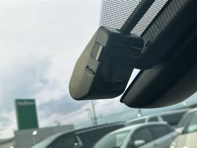 トヨタ プリウス Sセーフティプラス ツートーン 茨城県 2018(平30)年 4.3万km アティチュードブラックマイカ/ホワイトパールクリスタルシャイン 純正ナビゲーション/CD/DVD/Bluetooth/フルセグTV/バックカメラ/パーキングアシスト/トヨタセーフティセンス/・プリクラッシュセーフティ/・レーンディパーチャーアラート/・オートマチックハイビーム/・レーダークルーズコントロール/コーナーセンサー/プッシュスタート/スマートキー/純正ドライブレコーダー/純正17インチAW/オートライト/オートマチックハイビーム/LEDヘッドライト