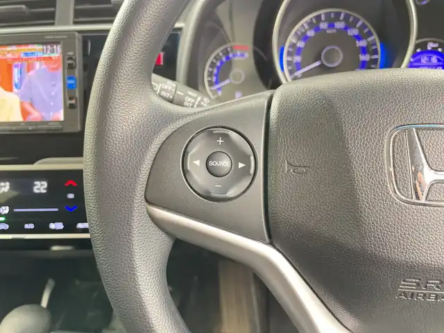 ホンダ フィット 13G FパックコンフォートED 道央・札幌 2016(平28)年 3.4万km クリスタルブラックパール 衝突軽減ブレーキ　純正ナビ　ＴＶ　Ｂｌｕｅｔｏｏｔｈ　バックＣ　ワイパーデアイサー　ＥＴＣ　シートヒーター　１５ＡＷ　コーナーセンサー　ヒーター付電格ミラー　スマートキー　純正マット　ＡＡＣ