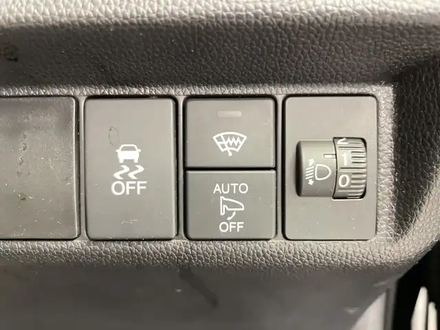 ホンダ フィット 13G FパックコンフォートED 道央・札幌 2016(平28)年 3.4万km クリスタルブラックパール 衝突軽減ブレーキ　純正ナビ　ＴＶ　Ｂｌｕｅｔｏｏｔｈ　バックＣ　ワイパーデアイサー　ＥＴＣ　シートヒーター　１５ＡＷ　コーナーセンサー　ヒーター付電格ミラー　スマートキー　純正マット　ＡＡＣ