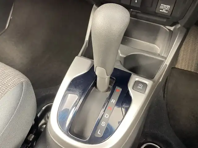 ホンダ フィット 13G FパックコンフォートED 道央・札幌 2016(平28)年 3.4万km クリスタルブラックパール 衝突軽減ブレーキ　純正ナビ　ＴＶ　Ｂｌｕｅｔｏｏｔｈ　バックＣ　ワイパーデアイサー　ＥＴＣ　シートヒーター　１５ＡＷ　コーナーセンサー　ヒーター付電格ミラー　スマートキー　純正マット　ＡＡＣ