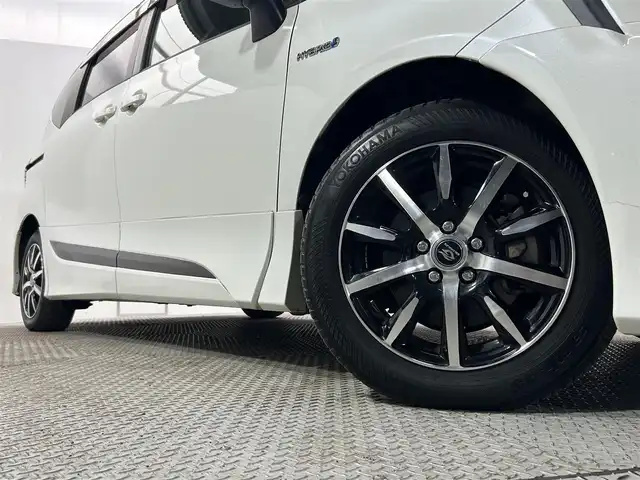 トヨタ シエンタ ハイブリッド G 大阪府 2016(平28)年 5.7万km ホワイトパールクリスタルシャイン モデリスタエアロ 純正ナビ(地デジ/CD再生/Bluetooth) バックカメラ ETC 両側パワースライドドア 衝突軽減 トヨタセーフティセンス スマートキー Pスタート 100V電源