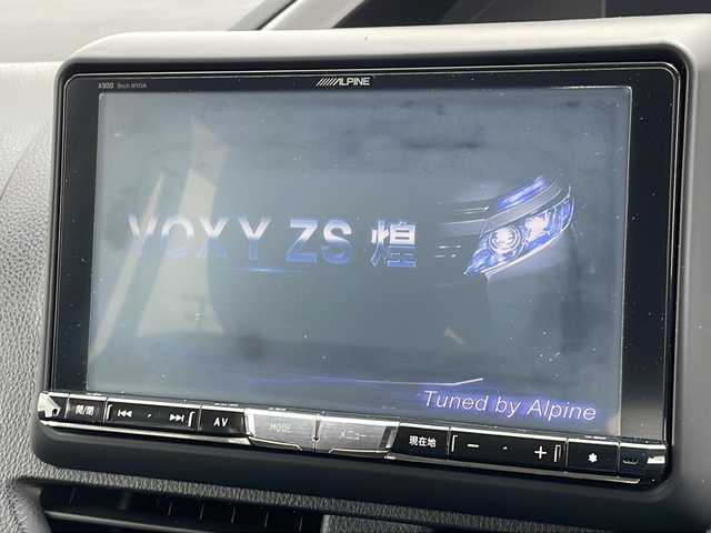 トヨタ ヴォクシー ZS 煌 山形県 2015(平27)年 7.5万km 黒 禁煙車/社外８インチナビ　/ALPINEフリップダウンモニター　/両側パワースライドドア　/バックカメラ　/アイドリングストップ　/ＥＴＣ　/社外17インチAW　/横滑り防止　/オートライト　/スマートキー　/プッシュスタート　