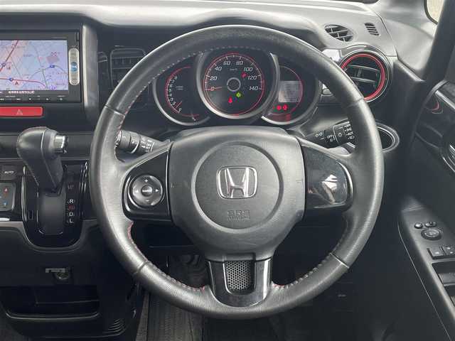 ホンダ Ｎ ＢＯＸ 2トーン カスタム G Aパッケージ 岐阜県 2014(平26)年 8.5万km プレミアムホワイトパール (株)IDOMが運営する【じしゃロン多治見店】の自社ローン専用車両になります。こちらは現金またはオートローンご利用時の価格です。自社ローンご希望の方は別途その旨お申付け下さい。/ディーラーオプションナビ/　（Bluetooth/DVD/ワンセグ）/左側パワースライドドア/バックカメラ/衝突軽減ブレーキ/オートライト/フォグランプ/電動格納ミラー