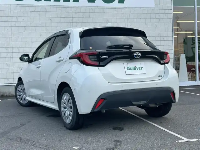 トヨタ ヤリス ハイブリッド Z 静岡県 2020(令2)年 4.3万km ホワイトパールクリスタルシャイン 純正8インチディスプレイナビ/　（Bluetooth、AppleCarPlay、AudroidAuto、DVD）/トヨタセーフティーセンス/ブラインドスポットモニター/レーダークルーズコントロール/全方位カメラ/前席シートヒーター/スマートキー/プッシュスタート/プリクラッシュセーフティ/横滑り防止装置/レーンキープアシスト/オートマチックハイビーム/ビルトインETC/前後ドライブレコーダー/盗難防止装置/純正フロアマット/保証書