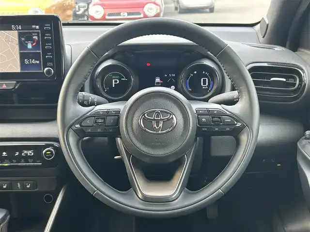 トヨタ ヤリス ハイブリッド Z 静岡県 2020(令2)年 4.3万km ホワイトパールクリスタルシャイン 純正8インチディスプレイナビ/　（Bluetooth、AppleCarPlay、AudroidAuto、DVD）/トヨタセーフティーセンス/ブラインドスポットモニター/レーダークルーズコントロール/全方位カメラ/前席シートヒーター/スマートキー/プッシュスタート/プリクラッシュセーフティ/横滑り防止装置/レーンキープアシスト/オートマチックハイビーム/ビルトインETC/前後ドライブレコーダー/盗難防止装置/純正フロアマット/保証書