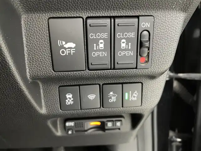 ホンダ フリード ハイブリット EX 福井県 2016(平28)年 5.7万km クリスタルブラックパール 純正ナビ　型式：VXM-174VFi/(フルセグTV/CD/DVD/Bluetooth/SD/iPod)/バックカメラ/両側パワースライドドア/前席シートヒーター/クルーズコントロール/ステアリングスイッチ/ビルトインETC/衝突軽減システム/車線逸脱警報