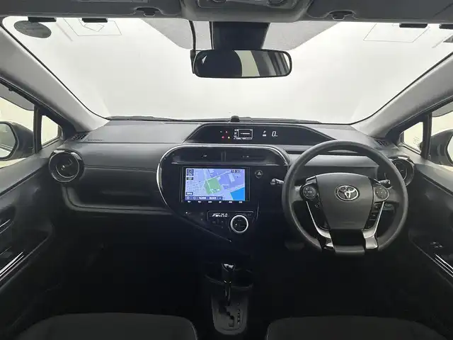 トヨタ アクア S スタイルブラック 岡山県 2020(令2)年 5.7万km ホワイトパールクリスタルシャイン 純正9インチSDナビゲーション/(CD/DVD/SD/BT/フルセグTV)/全周囲カメラ/ビルトインETC2.0/純正ドライブレコーダー前方/スマートキー/プッシュスタート/衝突軽減ブレーキ/レーンキープアシスト/オートハイビームアシスト/LEDオートヘッドライト/ステアリングスイッチ