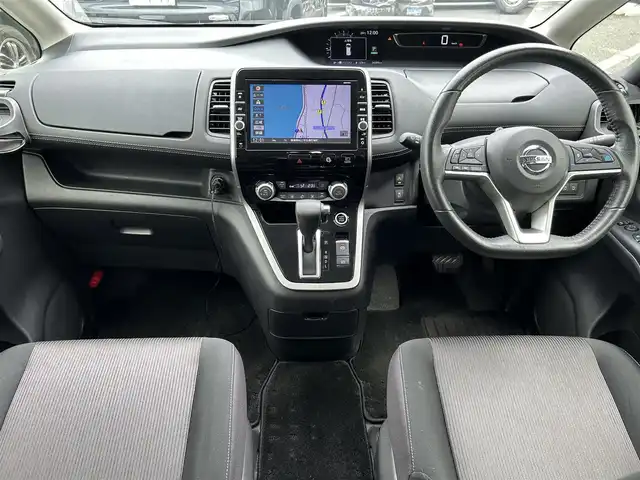 日産 セレナ ハイウェイスター Vセレクション 島根県 2017(平29)年 3.5万km ブリリアントホワイトパール 登録時走行距離34386km/純正ナビ/Bluetooth・AM・FM・CD・DVD/フルセグTV/両側パワースライドドア/ハンズフリーオートスライドドア/デジタルインナーミラー/アルパイン後席モニター/プロパイロット/レーダークルーズコントロール/前後コーナーセンサー/横滑り防止装置/衝突被害軽減ブレーキ/レーンキープアシスト/全周囲カメラ/ETC/社外ドライブレコーダー/プッシュスタート/スマートキー（×1）/純正AW16インチ/LEDヘッドライト/オートライト