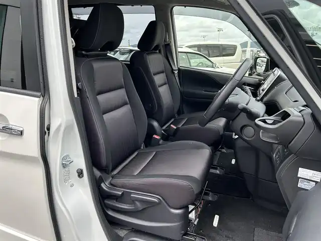 日産 セレナ ハイウェイスター Vセレクション 島根県 2017(平29)年 3.5万km ブリリアントホワイトパール 登録時走行距離34386km/純正ナビ/Bluetooth・AM・FM・CD・DVD/フルセグTV/両側パワースライドドア/ハンズフリーオートスライドドア/デジタルインナーミラー/アルパイン後席モニター/プロパイロット/レーダークルーズコントロール/前後コーナーセンサー/横滑り防止装置/衝突被害軽減ブレーキ/レーンキープアシスト/全周囲カメラ/ETC/社外ドライブレコーダー/プッシュスタート/スマートキー（×1）/純正AW16インチ/LEDヘッドライト/オートライト