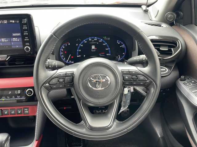 トヨタ ヤリスクロス Z 道東・釧路十勝 2020(令2)年 3.8万km センシュアルレッドマイカ 4WD/ワンオーナー/寒冷地仕様/Toyota Safety Sense/・PCS(プリクラッシュセーフティ)/・LTA(レーントレーシングアシスト)/・AHS(アダプティブハイビームシステム)/・AHB(オートマチックハイビーム)/・RSA(ロードサインアシスト)/・レーダークルーズコントロール/・先行車発進告知機能/純正ディスプレイオーディオ/ (FM/AM/USB/BT)/バックカメラ/全方位カメラ/ETC/革巻きステアリング/ステアリングスイッチ/ハーフレザーシート/シートヒーター/ (運転席/助手席)/パワーシート/ (運転席)/プッシュスタート/スマートキー/スペアキー/社外エンジンスターター/純正18インチAW/オートライト/純正LEDヘッドライト/ヘッドライトレベライザー/フォグランプ/ウインカーミラー/電動格納ミラー/純正フロアマット/横滑り防止装置/ブレーキホールド/取扱説明書/保証書