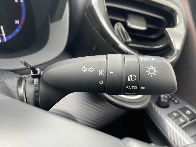 トヨタ ヤリスクロス Z 道東・釧路十勝 2020(令2)年 3.8万km センシュアルレッドマイカ 4WD/ワンオーナー/寒冷地仕様/Toyota Safety Sense/・PCS(プリクラッシュセーフティ)/・LTA(レーントレーシングアシスト)/・AHS(アダプティブハイビームシステム)/・AHB(オートマチックハイビーム)/・RSA(ロードサインアシスト)/・レーダークルーズコントロール/・先行車発進告知機能/純正ディスプレイオーディオ/ (FM/AM/USB/BT)/バックカメラ/全方位カメラ/ETC/革巻きステアリング/ステアリングスイッチ/ハーフレザーシート/シートヒーター/ (運転席/助手席)/パワーシート/ (運転席)/プッシュスタート/スマートキー/スペアキー/社外エンジンスターター/純正18インチAW/オートライト/純正LEDヘッドライト/ヘッドライトレベライザー/フォグランプ/ウインカーミラー/電動格納ミラー/純正フロアマット/横滑り防止装置/ブレーキホールド/取扱説明書/保証書