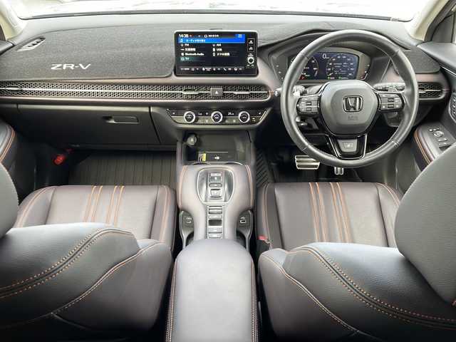 ホンダ ＺＲ－Ｖ ハイブリッド e:HEV Z 新潟県 2023(令5)年 2.3万km クリスタルブラックパール 4WD/純正メモリナビ/BT/USB/フルセグテレビ/全方位カメラ/ETC2.0/ドライブレコーダー/衝突被害軽減ブレーキ/レーンキープアシスト/レーダークルーズコントロール/革シート/パワーシート/シートヒーター /ステアリングヒーター/ステアリングスイッチ/パドルシフト/パワーバックドア/コーナーセンサー/スマートキー/プッシュスタート/LEDヘッドライト/オートライト/オートハイビーム/フォグランプ/純正18インチアルミホイール