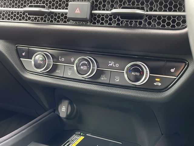 ホンダ ＺＲ－Ｖ ハイブリッド e:HEV Z 新潟県 2023(令5)年 2.3万km クリスタルブラックパール 4WD/純正メモリナビ/BT/USB/フルセグテレビ/全方位カメラ/ETC2.0/ドライブレコーダー/衝突被害軽減ブレーキ/レーンキープアシスト/レーダークルーズコントロール/革シート/パワーシート/シートヒーター /ステアリングヒーター/ステアリングスイッチ/パドルシフト/パワーバックドア/コーナーセンサー/スマートキー/プッシュスタート/LEDヘッドライト/オートライト/オートハイビーム/フォグランプ/純正18インチアルミホイール