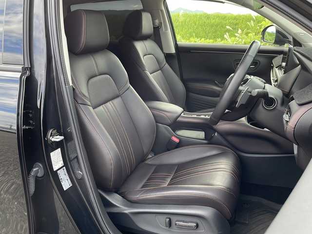 ホンダ ＺＲ－Ｖ ハイブリッド e:HEV Z 新潟県 2023(令5)年 2.3万km クリスタルブラックパール 4WD/純正メモリナビ/BT/USB/フルセグテレビ/全方位カメラ/ETC2.0/ドライブレコーダー/衝突被害軽減ブレーキ/レーンキープアシスト/レーダークルーズコントロール/革シート/パワーシート/シートヒーター /ステアリングヒーター/ステアリングスイッチ/パドルシフト/パワーバックドア/コーナーセンサー/スマートキー/プッシュスタート/LEDヘッドライト/オートライト/オートハイビーム/フォグランプ/純正18インチアルミホイール