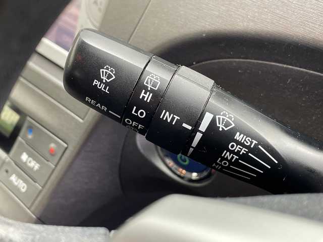トヨタ プリウス S 愛知県 2013(平25)年 8万km ボルドーマイカメタリック 純正ナビ/・地デジ/・Bluetooth/・CD/・SD音楽録音/バックカメラ/前方ドライブレコーダー/ビルドインＥＴＣ/スマートキー/スペアキー/エンジンスタートボタン