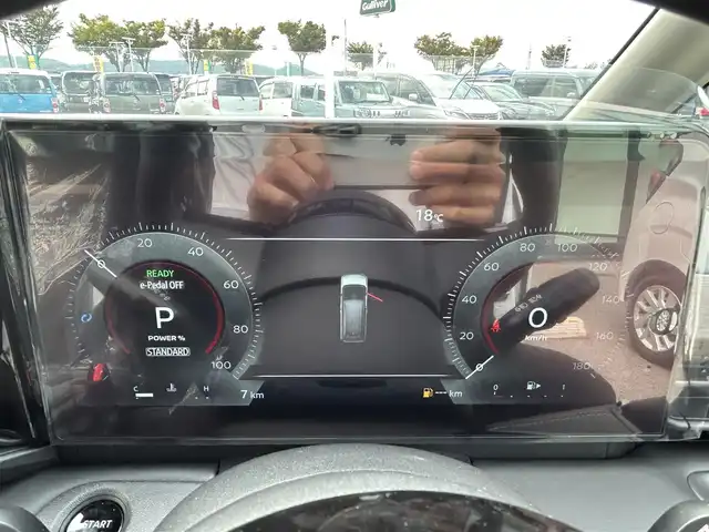 日産 セレナ e－パワー ハイウェイスター V 和歌山県 2025(令7)年 0.1千km プリズムホワイト 登録済未使用車/純正ナビ/フルセグTV/(AM/FM/USB/Bluetooth)/全方位カメラ/フリップダウンモニター/デジタルインナーミラー/衝突軽減ブレーキ/横滑り防止機能/コーナーセンサー/レーンキープアシスト/ブラインドスポットモニター/電動パーキング/オートホールド/両側パワースライドドア/ETC/置くだけ充電/LEDヘッドライト/オートライト/プッシュスタート/スマートキー