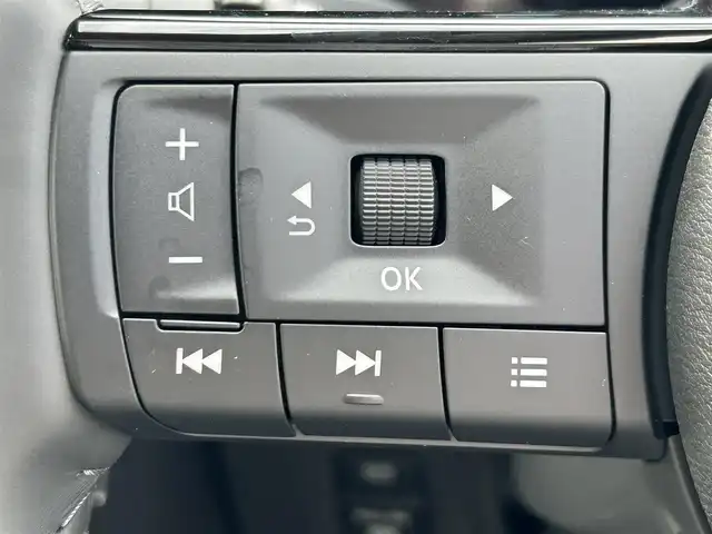 日産 セレナ e－パワー ハイウェイスター V 和歌山県 2025(令7)年 0.1千km プリズムホワイト 登録済未使用車/純正ナビ/フルセグTV/(AM/FM/USB/Bluetooth)/全方位カメラ/フリップダウンモニター/デジタルインナーミラー/衝突軽減ブレーキ/横滑り防止機能/コーナーセンサー/レーンキープアシスト/ブラインドスポットモニター/電動パーキング/オートホールド/両側パワースライドドア/ETC/置くだけ充電/LEDヘッドライト/オートライト/プッシュスタート/スマートキー