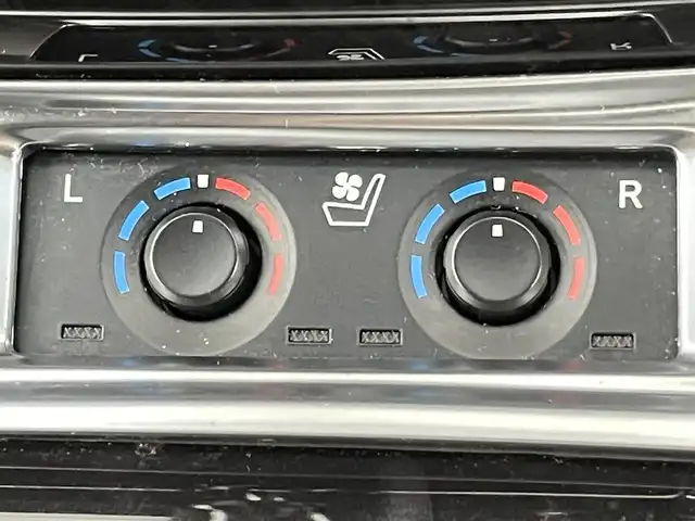 トヨタ アルファードハイブリット SR Cパッケージ 千葉県 2019(平31)年 4万km ホワイトパールクリスタルシャイン 4WD/禁煙車/プリクラッシュセーフティ/レーントレーシングアシスト/モデリスタエアロ/モデリスタアルミホイール/純正10インチナビ/・NSZN-Z68T/・CD/DVD/BT/フルセグ/デジタルインナールームミラー/レザーシート/１列目2列目シートヒーター/前席シートベンチレーション/ステアリングヒーター/AC100V1500W電源/電動リヤゲート/LEDヘッドライト/オートライト/オートハイビーム/スマートキー