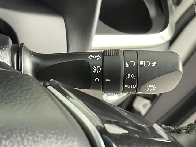 トヨタ アルファードハイブリット SR Cパッケージ 千葉県 2019(平31)年 4万km ホワイトパールクリスタルシャイン 4WD/禁煙車/プリクラッシュセーフティ/レーントレーシングアシスト/モデリスタエアロ/モデリスタアルミホイール/純正10インチナビ/・NSZN-Z68T/・CD/DVD/BT/フルセグ/デジタルインナールームミラー/レザーシート/１列目2列目シートヒーター/前席シートベンチレーション/ステアリングヒーター/AC100V1500W電源/電動リヤゲート/LEDヘッドライト/オートライト/オートハイビーム/スマートキー