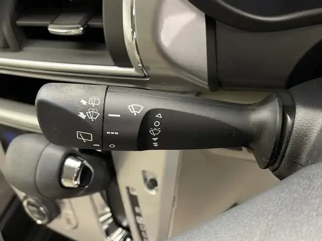 ダイハツ キャスト スタイル G SAⅡ 鹿児島県 2016(平28)年 7.8万km パールホワイトⅢ 禁煙車/スマートアシストII/・衝突被害軽減ブレーキ/・車線逸脱警報/・誤発進抑制機能/・先行車発進告知/社外SDナビ/・CD/・DVD/・SD/・Bluetooth/・USB/・フルセグTV/バックカメラ/ETC/純正15インチAW/ベンチシート/ステアリングスイッチ/横滑り防止/アイドリングストップ/コーナーセンサー/ウィンカーミラー/電動格納ミラー/LEDオートヘッドライト/フォグライト/スマートキー