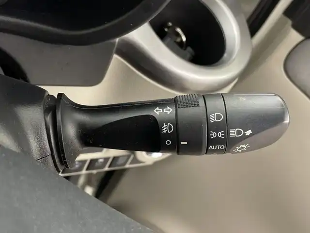 ダイハツ キャスト スタイル G SAⅡ 鹿児島県 2016(平28)年 7.8万km パールホワイトⅢ 禁煙車/スマートアシストII/・衝突被害軽減ブレーキ/・車線逸脱警報/・誤発進抑制機能/・先行車発進告知/社外SDナビ/・CD/・DVD/・SD/・Bluetooth/・USB/・フルセグTV/バックカメラ/ETC/純正15インチAW/ベンチシート/ステアリングスイッチ/横滑り防止/アイドリングストップ/コーナーセンサー/ウィンカーミラー/電動格納ミラー/LEDオートヘッドライト/フォグライト/スマートキー