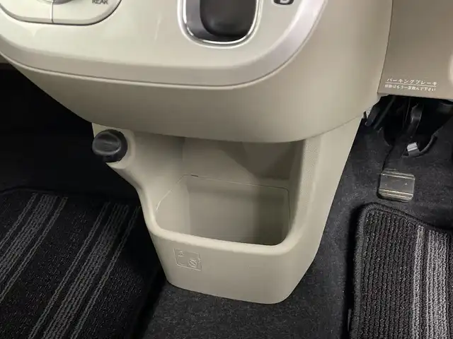 ダイハツ キャスト スタイル G SAⅡ 鹿児島県 2016(平28)年 7.8万km パールホワイトⅢ 禁煙車/スマートアシストII/・衝突被害軽減ブレーキ/・車線逸脱警報/・誤発進抑制機能/・先行車発進告知/社外SDナビ/・CD/・DVD/・SD/・Bluetooth/・USB/・フルセグTV/バックカメラ/ETC/純正15インチAW/ベンチシート/ステアリングスイッチ/横滑り防止/アイドリングストップ/コーナーセンサー/ウィンカーミラー/電動格納ミラー/LEDオートヘッドライト/フォグライト/スマートキー