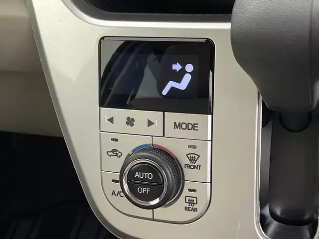 ダイハツ キャスト スタイル G SAⅡ 鹿児島県 2016(平28)年 7.8万km パールホワイトⅢ 禁煙車/スマートアシストII/・衝突被害軽減ブレーキ/・車線逸脱警報/・誤発進抑制機能/・先行車発進告知/社外SDナビ/・CD/・DVD/・SD/・Bluetooth/・USB/・フルセグTV/バックカメラ/ETC/純正15インチAW/ベンチシート/ステアリングスイッチ/横滑り防止/アイドリングストップ/コーナーセンサー/ウィンカーミラー/電動格納ミラー/LEDオートヘッドライト/フォグライト/スマートキー