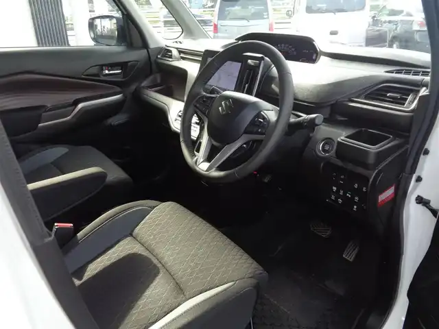 スズキ ソリオ バンディット HV MV 鹿児島県 2025(令7)年 0.3万km ピュアホワイトパール/ガンメタリック2トーン ワンオーナー/セーフティー/ブライドスポットモニター/純正ナビ/全方位モニター/レーダークルーズコントロール/プッシュスタート/前席シートヒーター/両側パワースライドドア/ETC/新車保証書