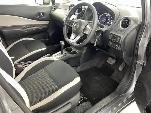 日産 ノート X DIG－S 福島県 2018(平30)年 4.7万km ダークメタルグレー 衝突軽減ブレーキ/・横滑り防止装置/・踏み間違い衝突防止アシスト/・インテリジェントFCW/・インテリジェントLI＋LDW/・インテリジェントDA/・標識検知機能/・ハイビームアシスト/純正7インチSDナビ/・型番；MM317D-W/・フルセグ/TV/BT/SD/AUX/AM/FM/LEDオートライト/Bex３/ETC/ドラレコ/電動格納ミラー/フロアマット/ステアリングスイッチ/プッシュスタート/・ステアリングスイッチ