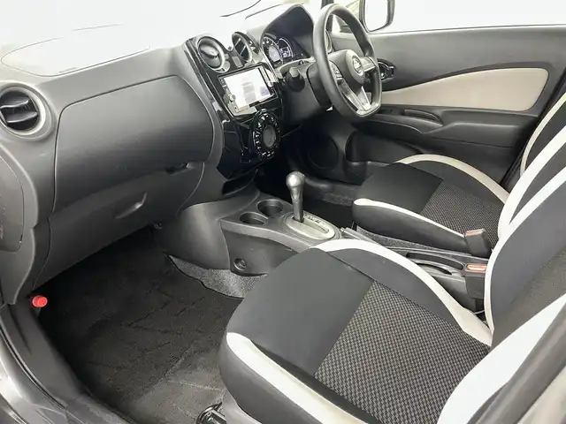 日産 ノート X DIG－S 福島県 2018(平30)年 4.7万km ダークメタルグレー 衝突軽減ブレーキ/・横滑り防止装置/・踏み間違い衝突防止アシスト/・インテリジェントFCW/・インテリジェントLI＋LDW/・インテリジェントDA/・標識検知機能/・ハイビームアシスト/純正7インチSDナビ/・型番；MM317D-W/・フルセグ/TV/BT/SD/AUX/AM/FM/LEDオートライト/Bex３/ETC/ドラレコ/電動格納ミラー/フロアマット/ステアリングスイッチ/プッシュスタート/・ステアリングスイッチ