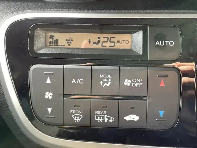 ホンダ Ｎ ＢＯＸ カスタム G ターボ Lパッケージ 福島県 2015(平27)年 7.6万km スマートブラック 純正ナビゲーション/型番：VXM-152VFi/【CD/DVD/SD/USB/BT/TV】/バックカメラ/ETC/両側電動スライドドア/前席シートヒーター/クルーズコントロール/パドルシフト/ステアリングリモコン/ドアハンドルプロテクター/HIDオートライト/シートバックテーブル/リアドアサンシェード/純正フロアマット/ドアバイザー